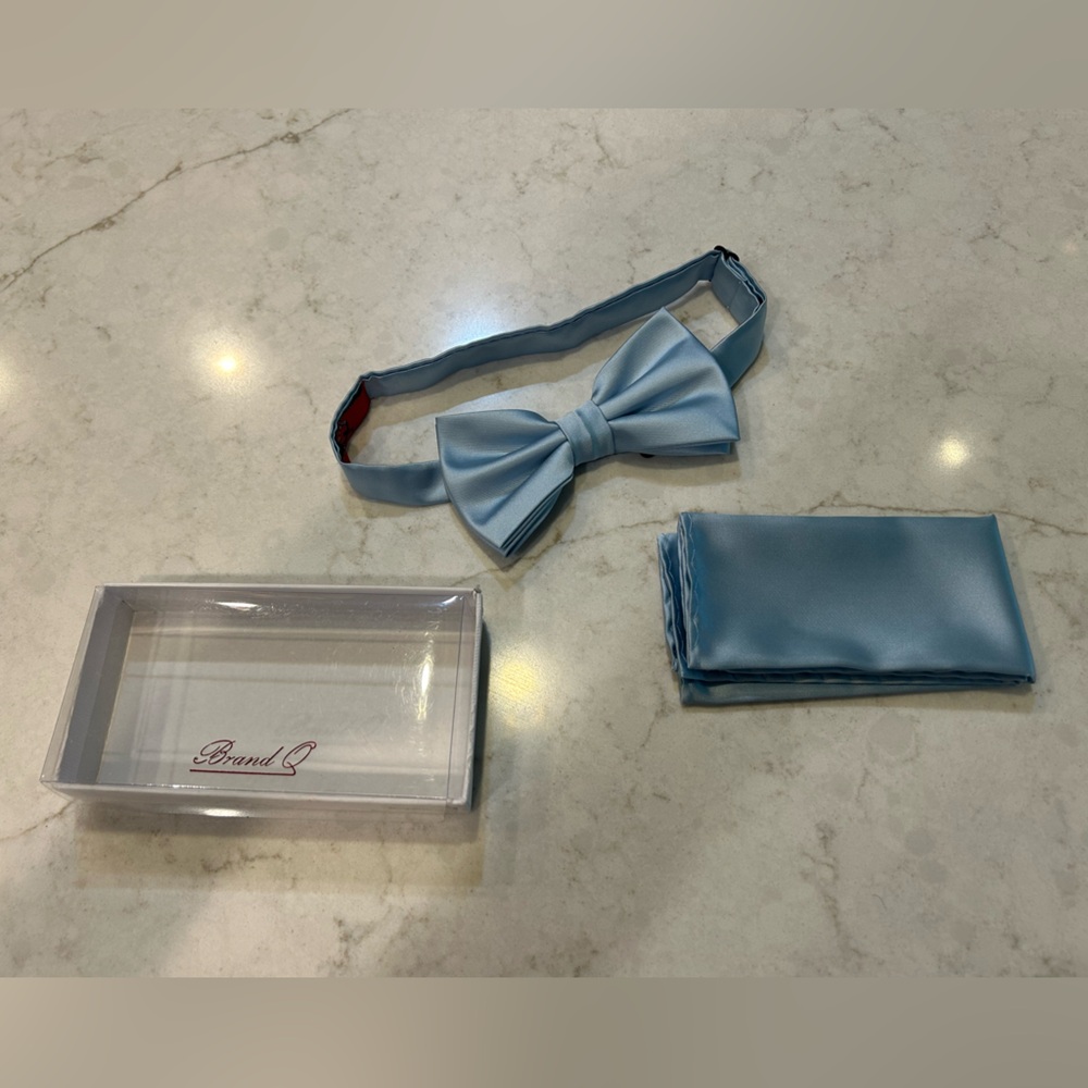 Bow tie and pocket square. Brand Q. Light blue